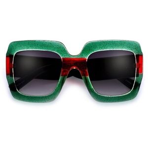 Oversized JackieO Framez